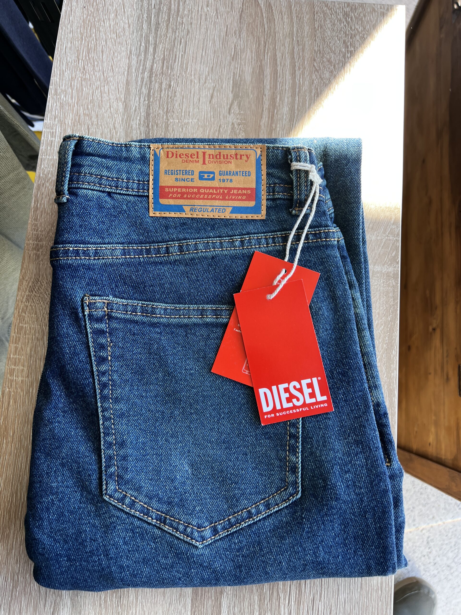 HUGO BOSS تريكو الجزائر Algerie